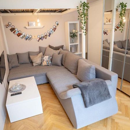 Appartamento Cozy Modern Nest In The Heart Of Vienna With Netflix Esterno foto