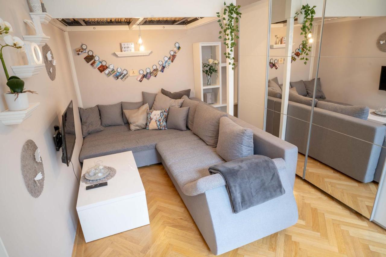 Appartamento Cozy Modern Nest In The Heart Of Vienna With Netflix Esterno foto