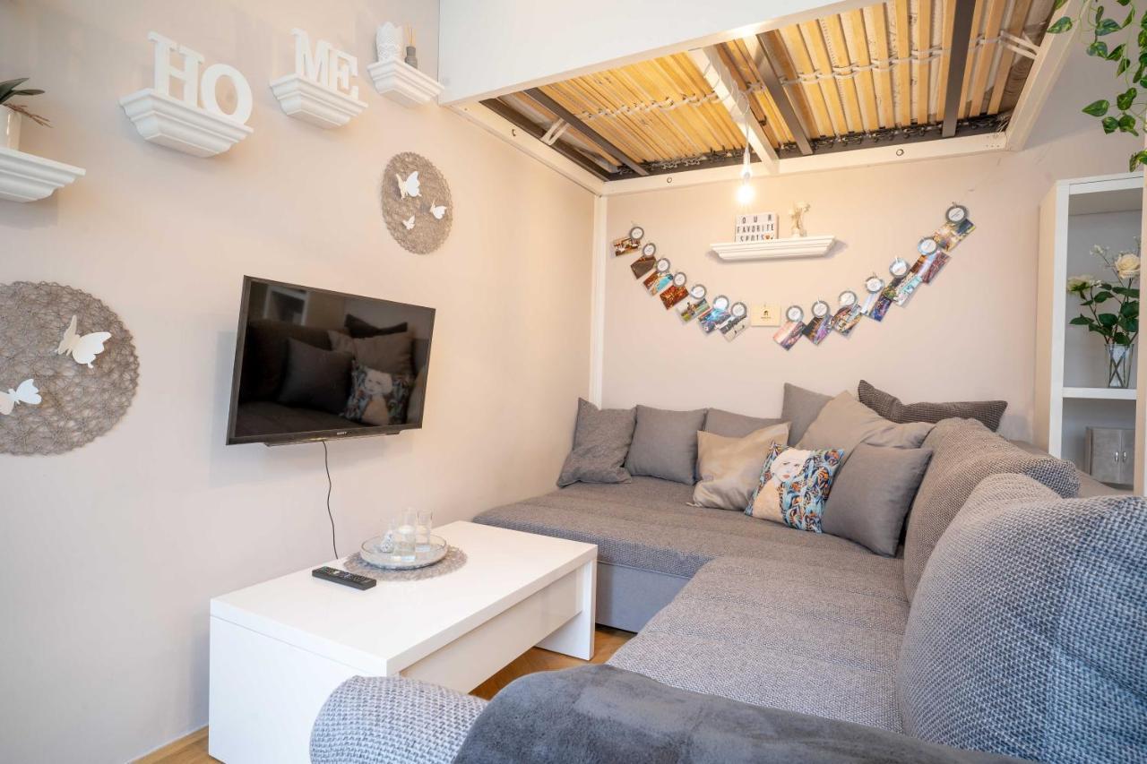 Appartamento Cozy Modern Nest In The Heart Of Vienna With Netflix Esterno foto