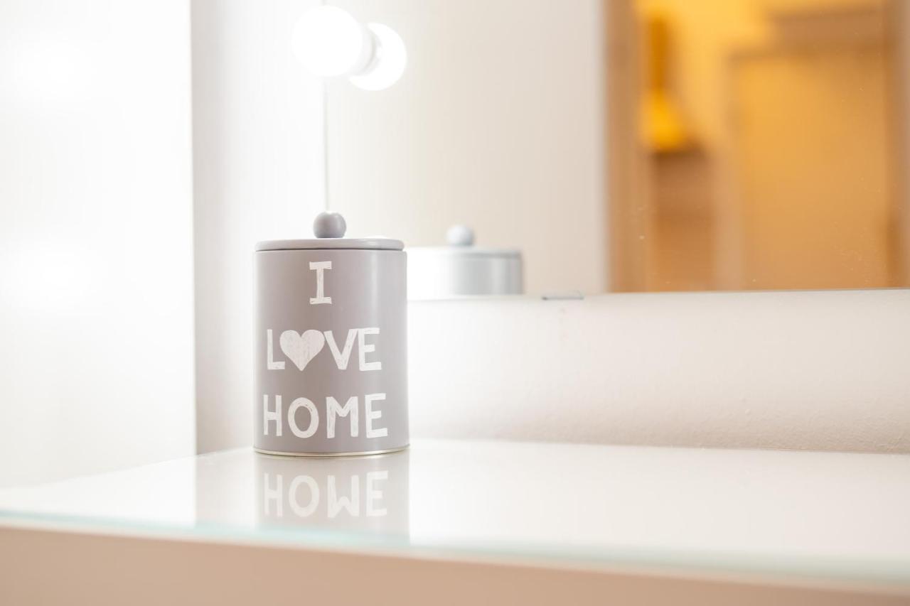 Appartamento Cozy Modern Nest In The Heart Of Vienna With Netflix Esterno foto